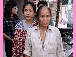 Bà Nguyễn Thị Việt (mẹ Lê Văn Mạnh) ròng rã kêu oan cho con 10 năm và cuộc chiến vẫn chưa đến hồi kết thúc. Ảnh: Báo NLĐ