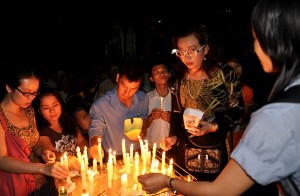 Thắp nến cầu nguyện cho Công Lý và Hòa Bình ở nhà thờ Kỳ Đồng, SG năm 2011